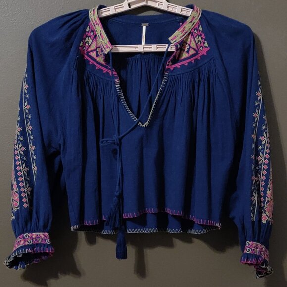 Free People Cherry Bomb Navy Blue Embroidered Boho Cropped Top SIZE SMALL - Picture 2 of 8